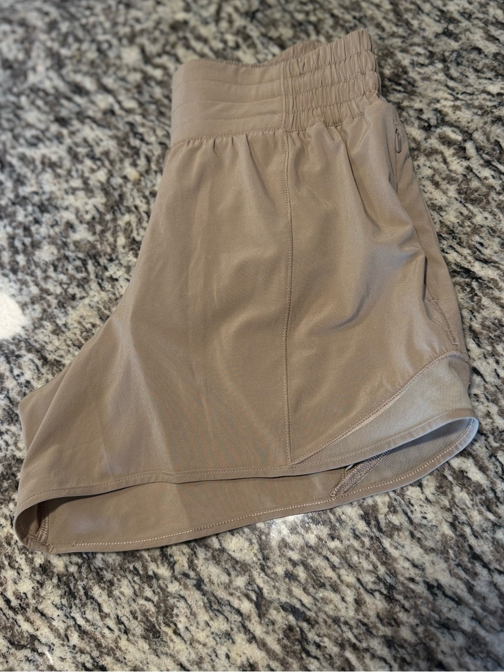 Lululemon Hotty Hot High Rise Shorts 4" Sheer Oak - Picture 7 of 8